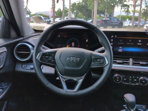 Used 2025 Chevrolet Trax ACTIV w/ Driver Confidence Package FWD image 11
