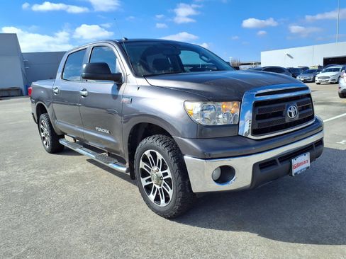 Used 2012 Toyota Tundra 2WD CrewMax w/ SR5 Pkg image 2