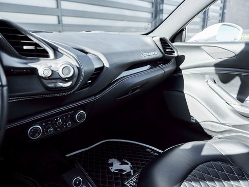 Used 2017 Ferrari 488 GTB image 63