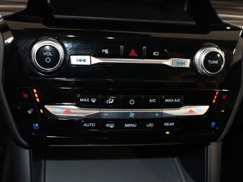 Used 2023 Ford Explorer Limited image 45