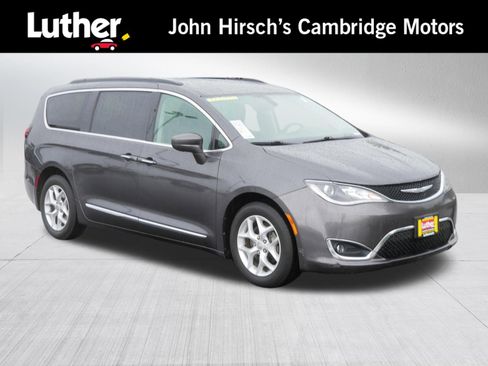 Used 2017 Chrysler Pacifica Touring-L w/ Tire & Wheel Group FWD image 1