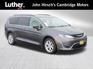 Used 2017 Chrysler Pacifica Touring-L w/ Tire & Wheel Group FWD video 1