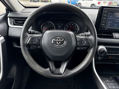 Used 2021 Toyota RAV4 XLE AWD/4WD image 12