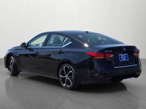 Used 2023 Nissan Altima 2.5 SR FWD image 4