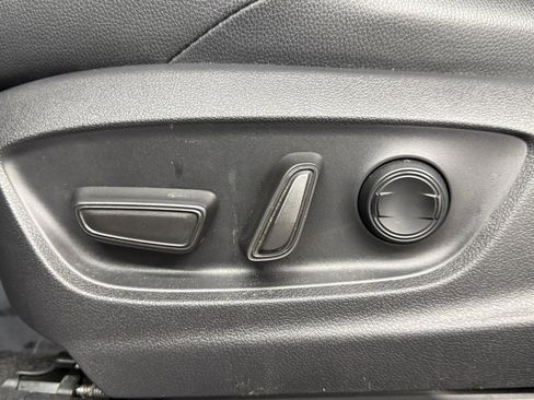 Used 2023 Toyota bZ4X Limited image 18