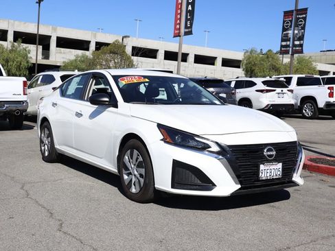 Certified 2025 Nissan Altima 2.5 S image 2