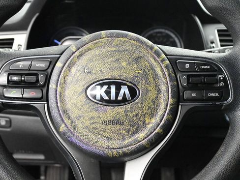 Used 2017 Kia Niro LX image 28