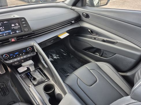 New 2026 Hyundai Elantra SEL Sport FWD image 14