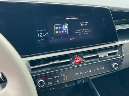 Certified 2024 Kia Niro Wave w/ Wave Preserve Package image 20