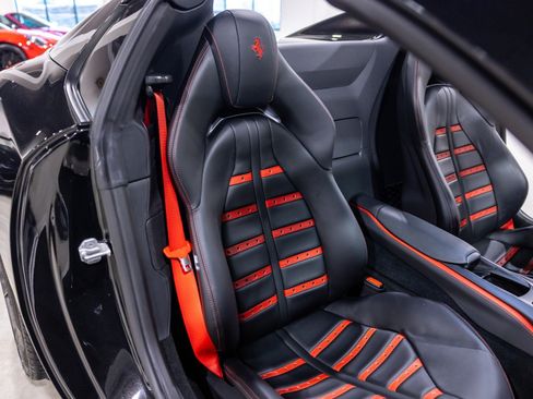 Used 2021 Ferrari 812 GTS RWD image 30
