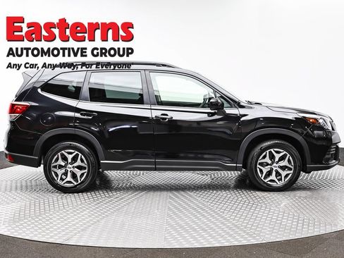 Used 2022 Subaru Forester Premium AWD/4WD image 4