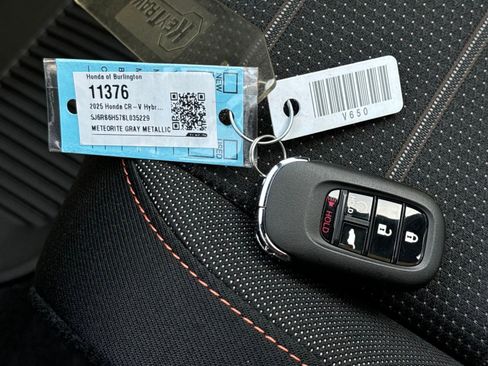 Used 2025 Honda CR-V Sport image 32