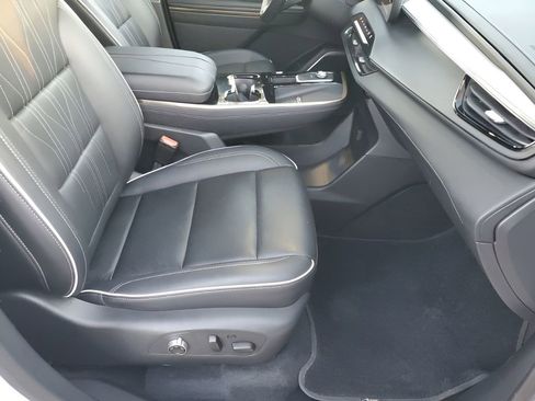 Used 2025 Buick Enclave Avenir w/ Super Cruise Package image 16