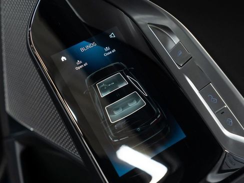 Used 2024 BMW 740i xDrive image 33