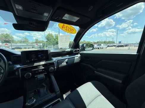 Certified 2024 Toyota Tacoma SR5 AWD/4WD image 12