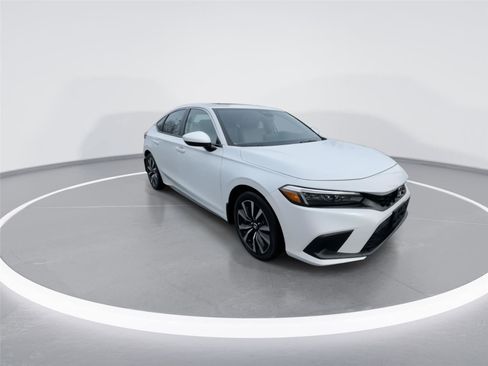 Used 2024 Honda Civic EX-L image 2