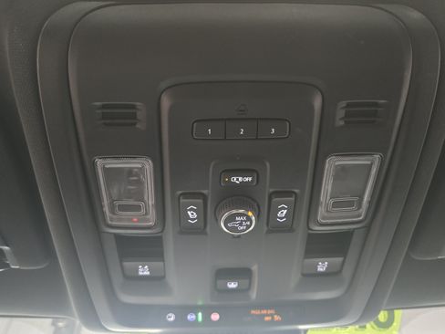 Certified 2024 GMC Yukon AT4 w/ AT4 Premium Package AWD/4WD image 15