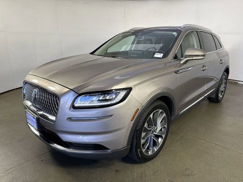 Used 2021 Lincoln Nautilus Reserve image 25