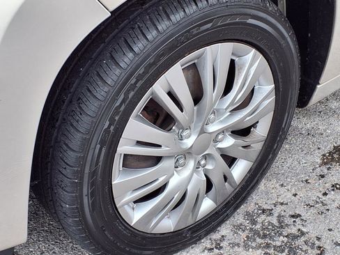 Used 2009 Chevrolet HHR LT image 10