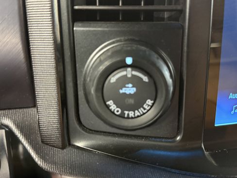 Used 2021 Ford F150 Platinum w/ Equipment Group 701A High AWD/4WD image 17