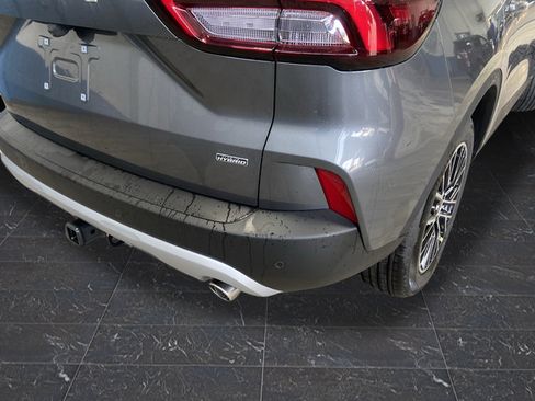 New 2025 Ford Escape SE w/ PHEV Premium Package FWD image 34