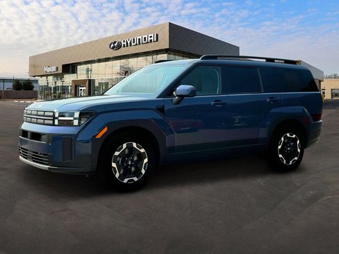 Used 2025 Hyundai Santa Fe SEL image 2