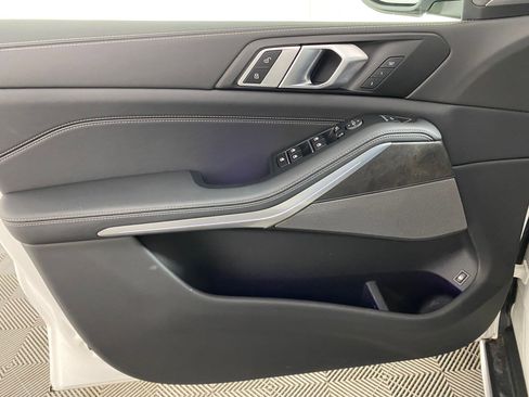 Used 2025 BMW X5 xDrive50e w/ Premium Package image 12