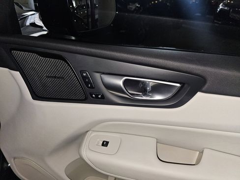 Certified 2024 Volvo XC60 T8 Ultimate w/ Protection Package Premier image 12