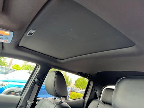 Used 2019 Toyota Tacoma TRD Sport AWD/4WD image 8