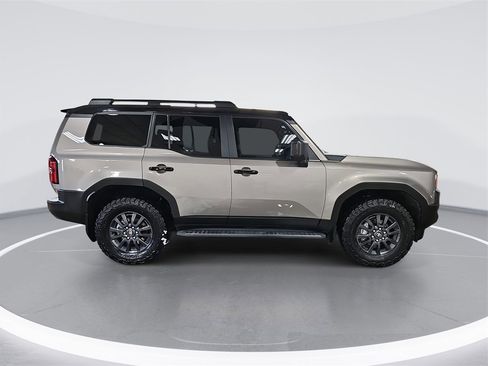 Used 2025 Toyota Land Cruiser 1958 image 2