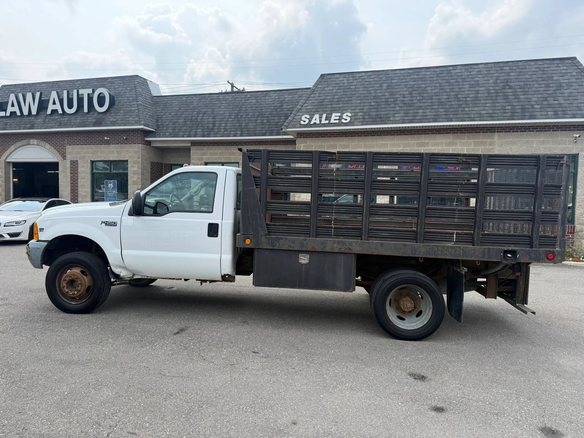 Used 1999 Ford F450 2WD Regular Cab Super Duty image 8
