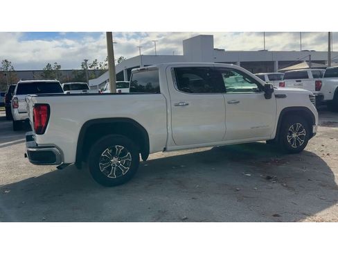 Certified 2024 GMC Sierra 1500 SLT image 9