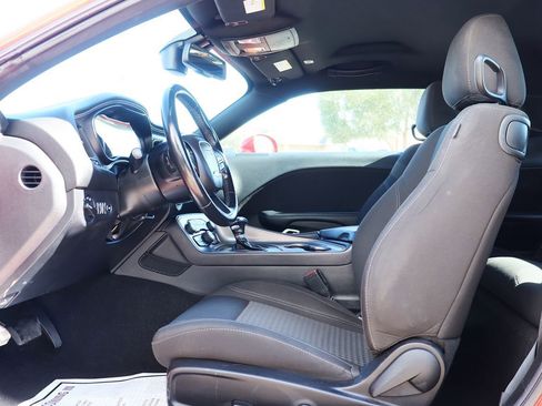 Used 2023 Dodge Challenger SXT image 33