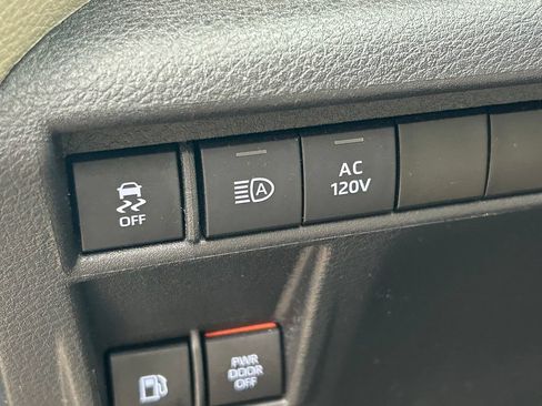 Used 2023 Toyota Sienna XLE w/ XLE Plus Package AWD/4WD image 31