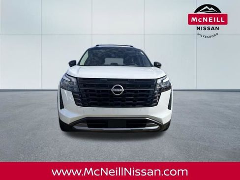 New 2026 Nissan Pathfinder Platinum w/ Cargo Package AWD/4WD image 2