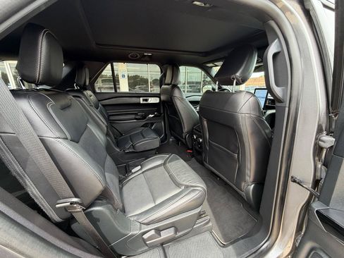 Used 2021 Ford Explorer ST w/ Equipment Group 401A AWD/4WD image 21