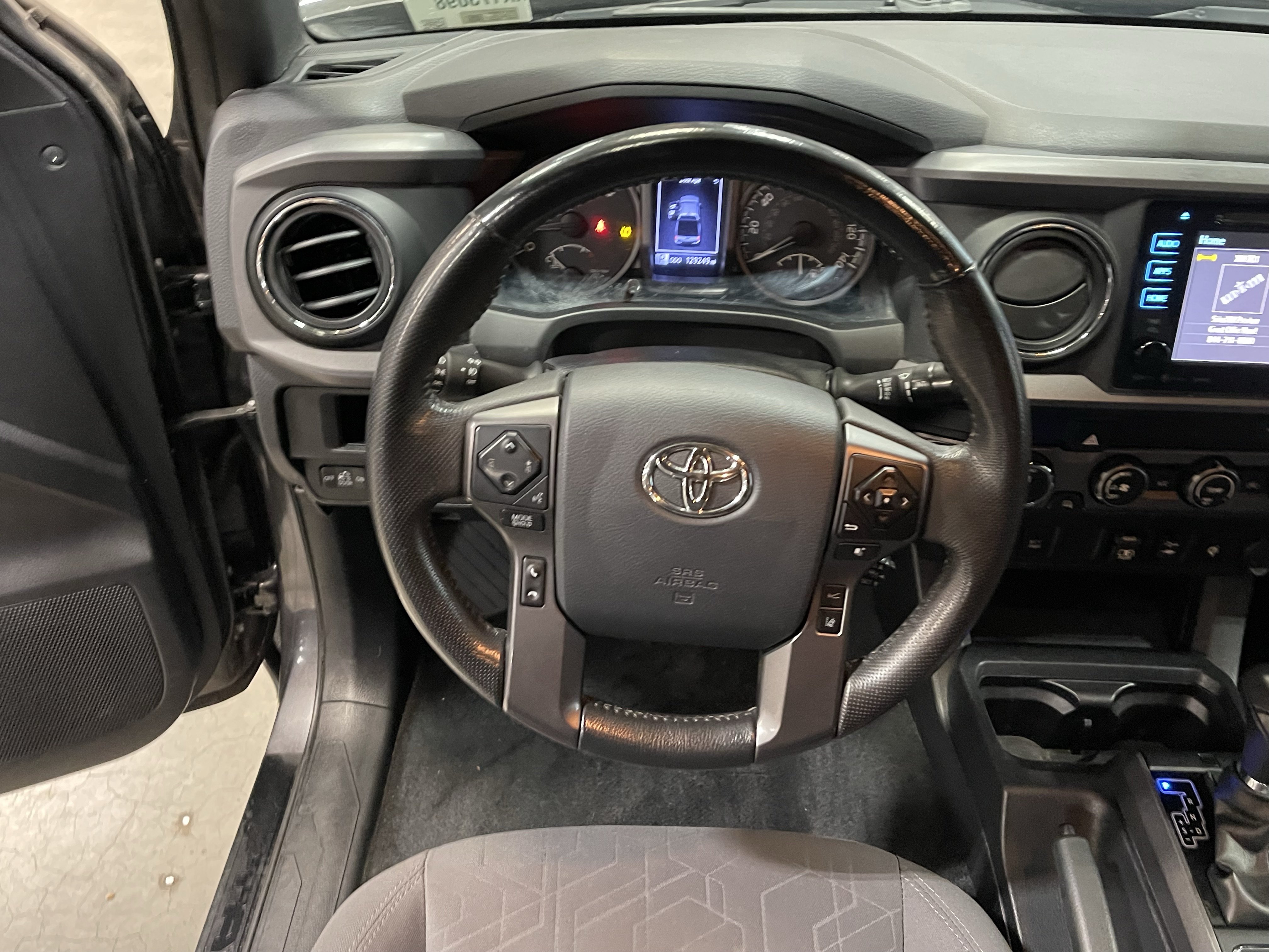 Used 2019 Toyota Tacoma TRD Off-Road AWD/4WD image 13
