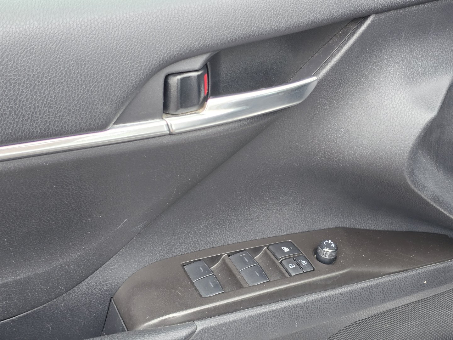 Used 2024 Toyota Camry SE FWD image 32