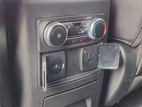 Used 2023 Ford Explorer Limited w/ Limited Technology Package image 33