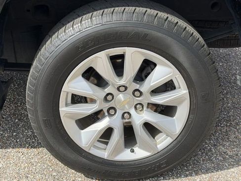 Used 2022 Chevrolet Silverado 1500 Custom w/ LPO, Dark Essentials Package image 10