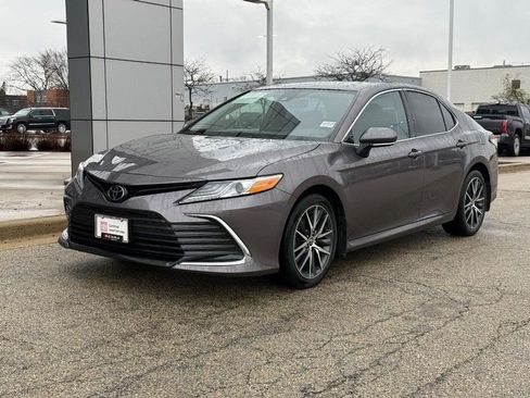 Used 2023 Toyota Camry XLE w/ Cold Weather Package image 7