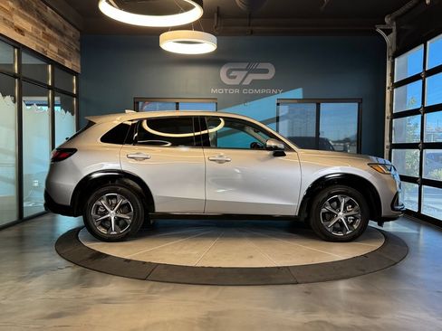 Used 2025 Honda HR-V EX-L image 2