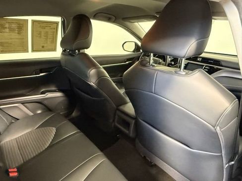 Used 2020 Toyota Camry SE w/ Convenience Package image 36