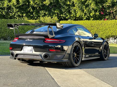 Certified 2018 Porsche 911 GT2 RS w/ Weissach Package RWD image 7