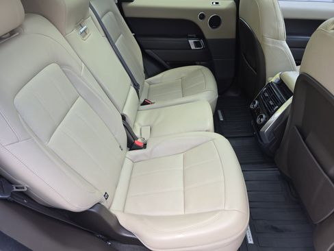 Certified 2022 Land Rover Range Rover Sport HSE Silver Edition image 5