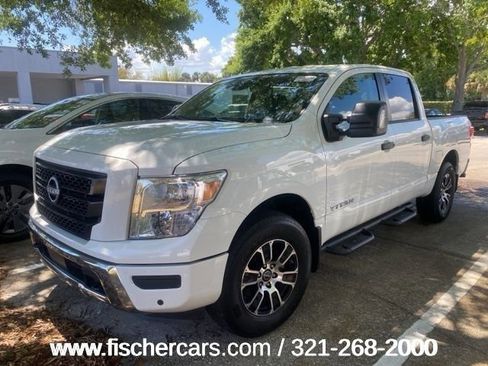 Certified 2024 Nissan Titan SV w/ SV Convenience Package image 2