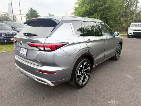 Used 2024 Mitsubishi Outlander SEL AWD/4WD image 3