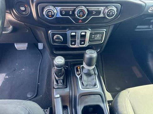 Used 2020 Jeep Wrangler Sport AWD/4WD image 19