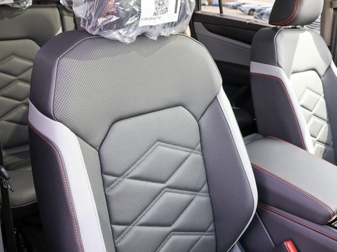 New 2025 Volkswagen Atlas Peak Edition SE image 43