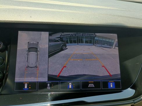 Used 2022 Buick Envision Avenir w/ Technology Package II FWD image 9